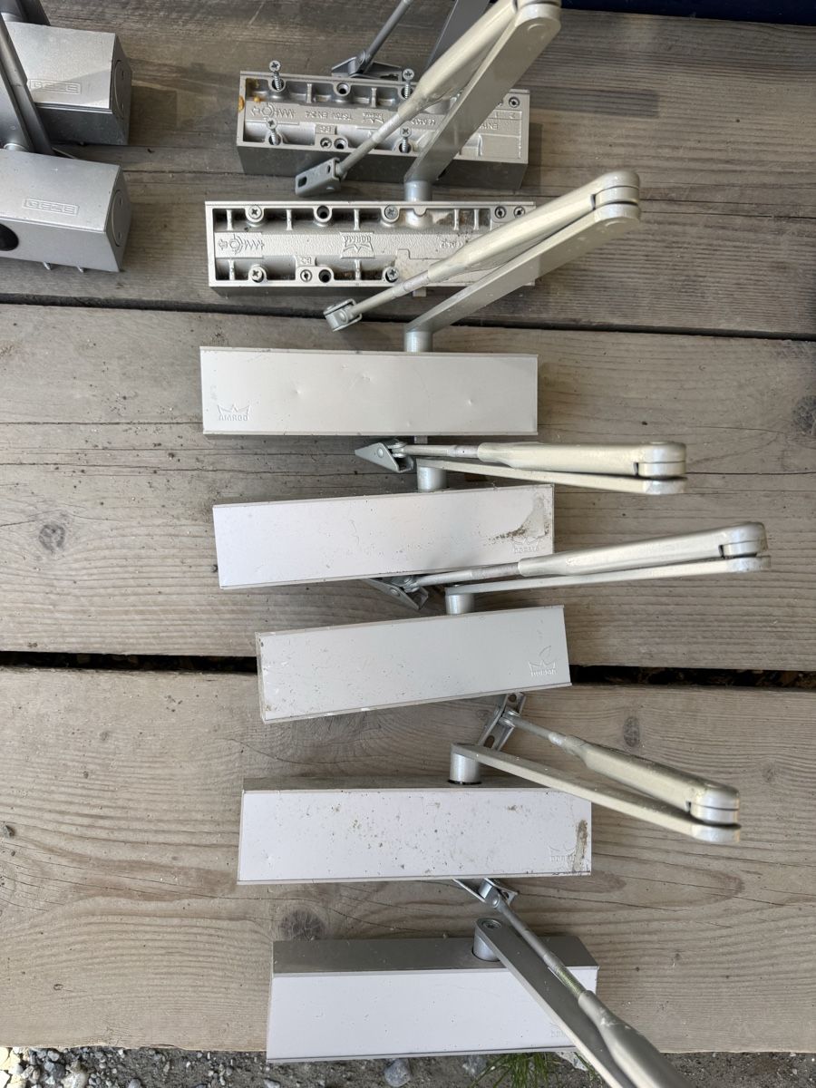 Eisenwaren: Türschliesser Dorma / GEZE – Gebraucht aus Inwil von SJTA