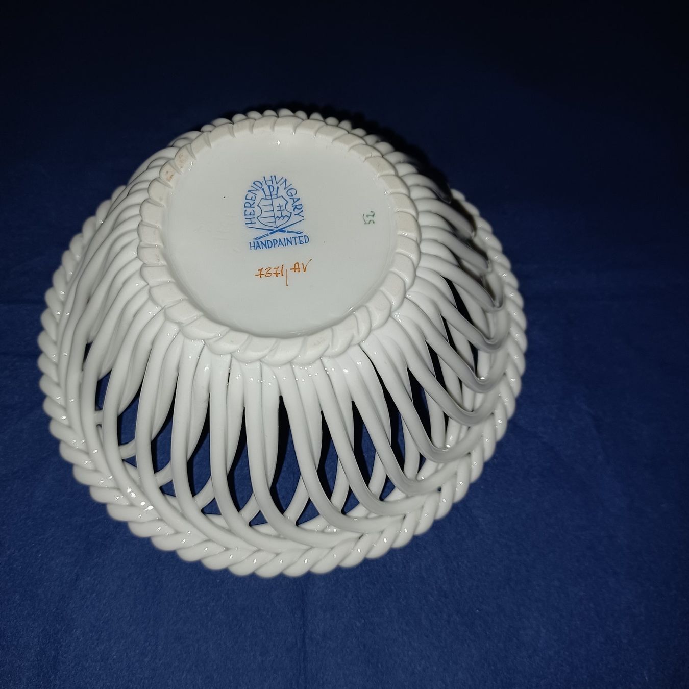 Herend Tutte le decorazioni: Herend kleines durchbrochenes Körbchen – Usato da Abtwil SG venduto da luupsy 2