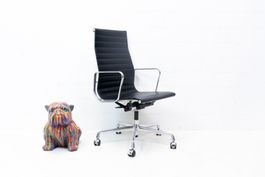 Vitra Eames Aluminium Chair EA 119 Nr. 4 - Lieferung möglich