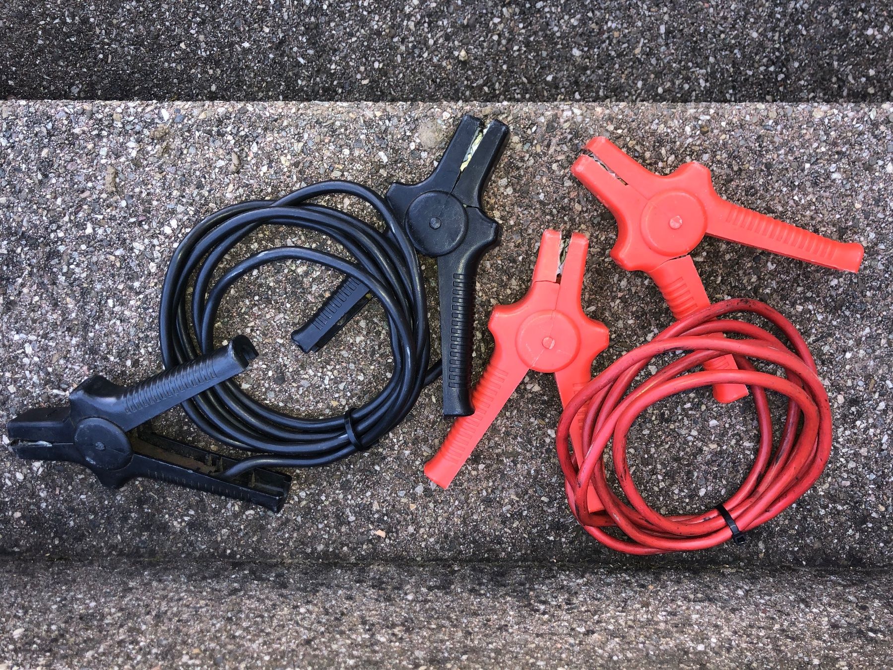 Cavi: Auto Starter- Überbrückungs- Kabel – Usato da Magden venduto da Hornet2