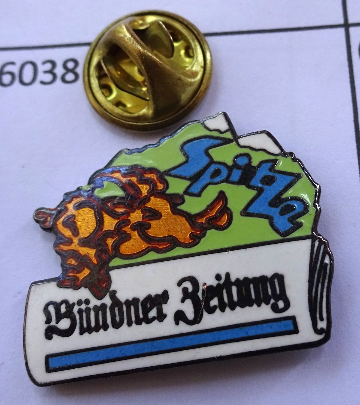 Plaquettes & Badges: Pin BÜNDNER Zeitung Spitze – D'occasion à Utzenstorf par BUtter81
