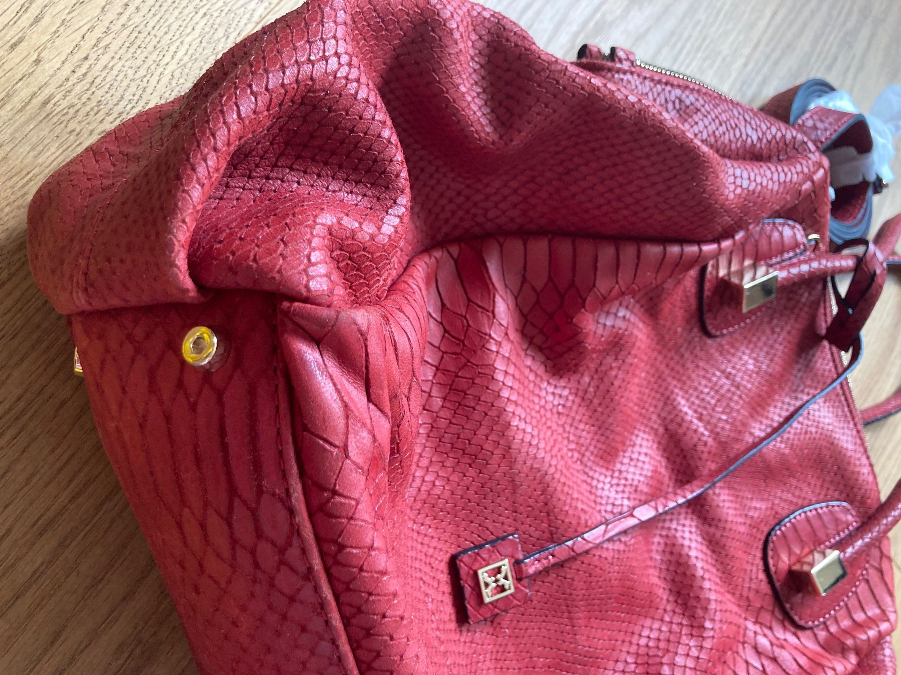 Coccinelle Borse da donna: Handtasche Coccinelle Rot Leder – Nuovo (secondo la descrizione) da Rupperswil venduto da white.rabbit 5