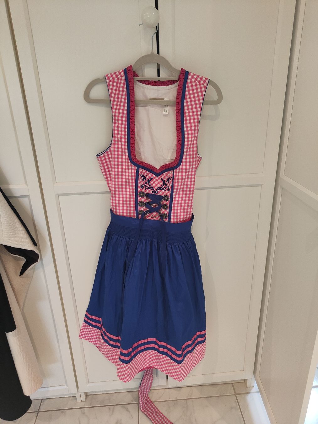 Costumi: Dirndle Oktoberfest – Nuovo (secondo la descrizione) da Zürich venduto da M.Bat