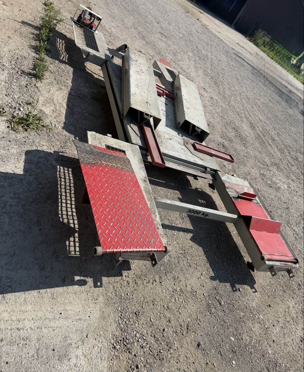 Piattaforme elevatrici & Crick: B-Tec 3000 KG Hebebühne mobile Scherenhebebühne gebraucht – Usato da Halten venduto da vwg_ml9y 3