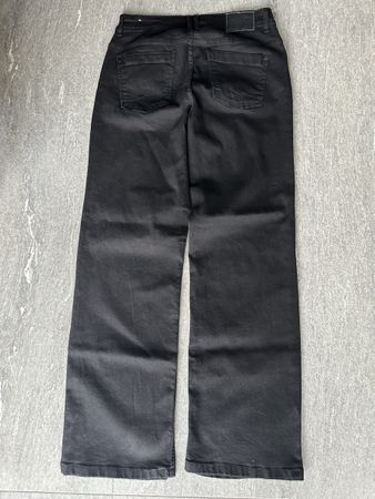 Neue schwarze DENIM  Damenjeans Gr. 28