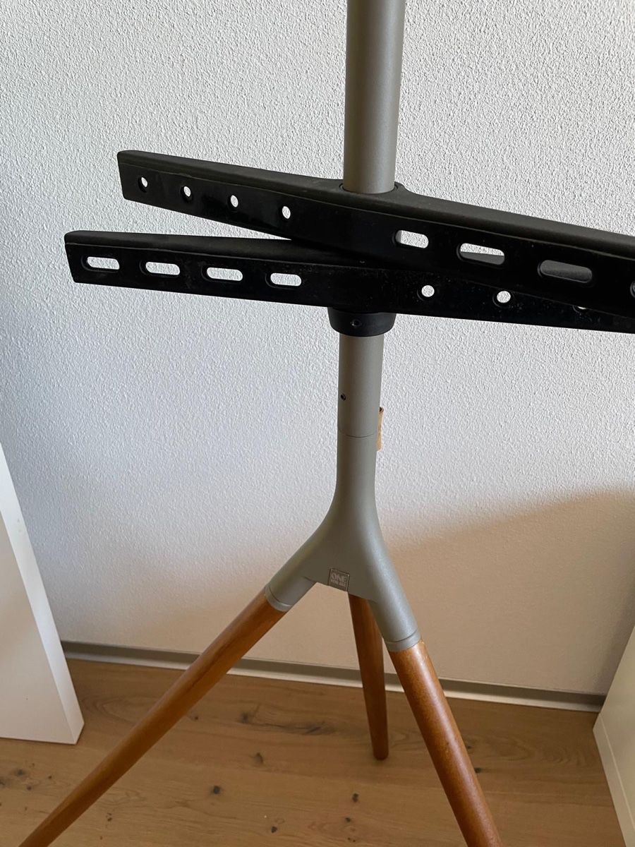 Fixations: Tripod Staffelei  – Neuf (Voir description) à Untereggen par kat_tr9d 1