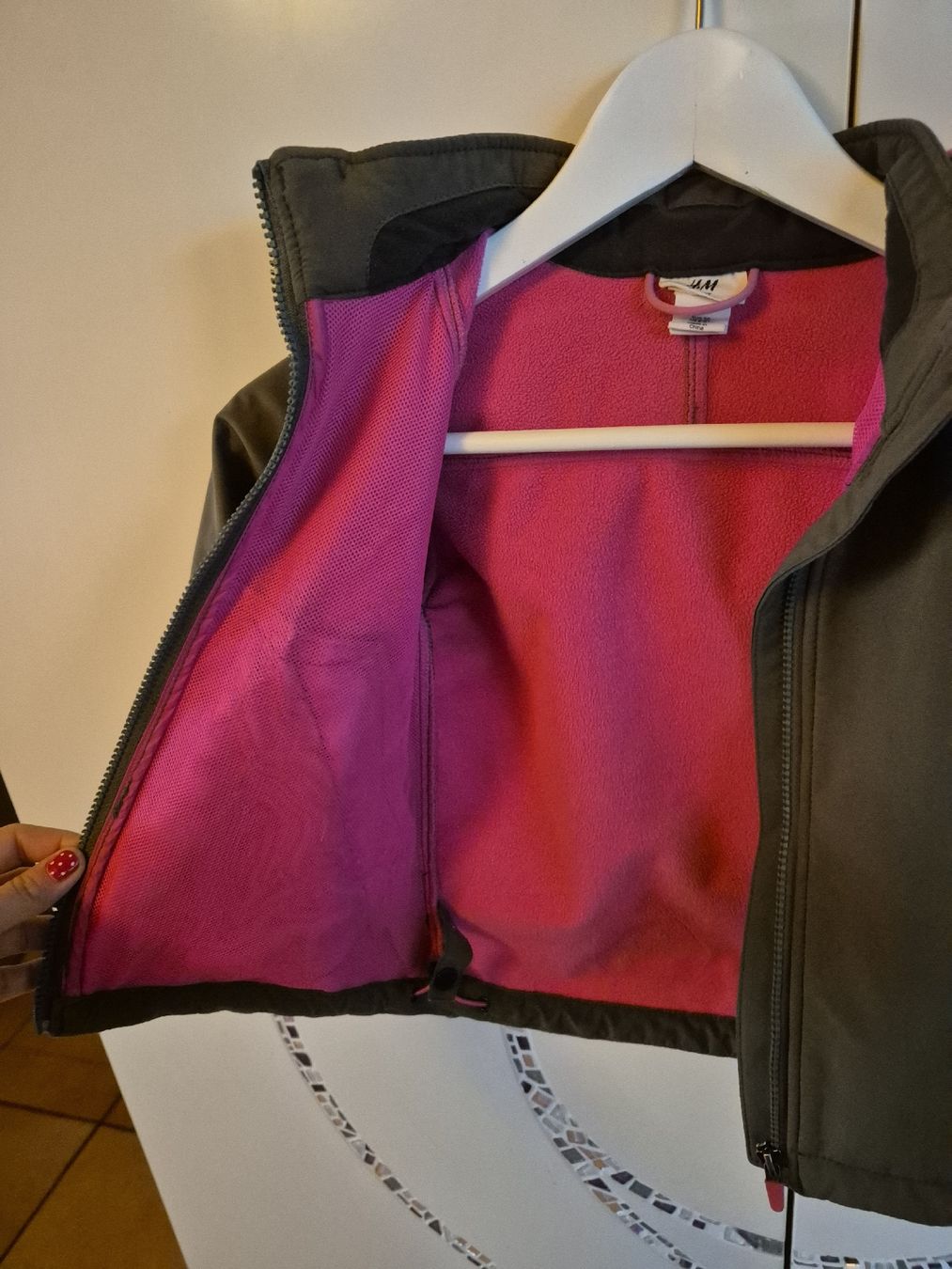 H&M Giacche & Cappotti: Softshell Jacke Mädchen 98 – Usato da Wynigen venduto da La_Talpa 1