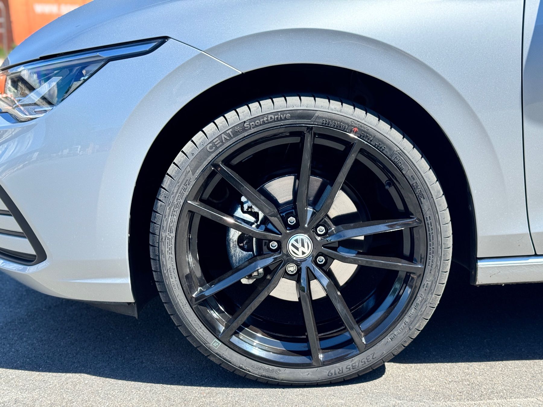 VW Automobili: VW Golf 8 1.5 eTSI – Nuovo (secondo la descrizione) da Schaffhausen venduto da Z5S 2