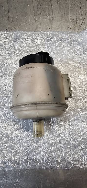 Alle Autoersatzteile: Nissan 350Z original servo Behälter – Gebraucht aus Walliswil b.Wangen von ismhi
