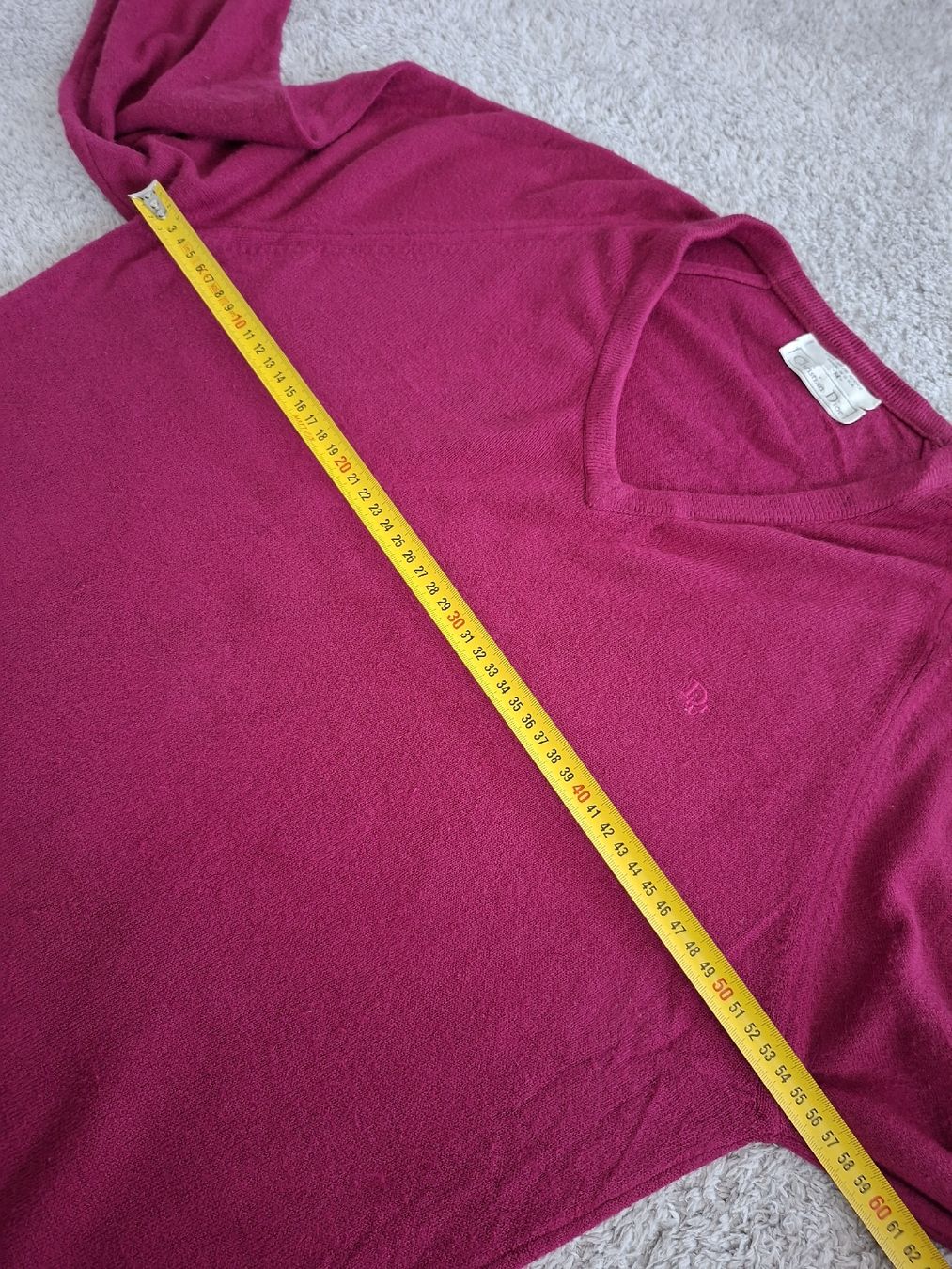 Dior Pullover & Sweatshirts: Pull Christian Dior mauve col V taille M – Gebraucht aus Renens VD von ser_j2fn 1
