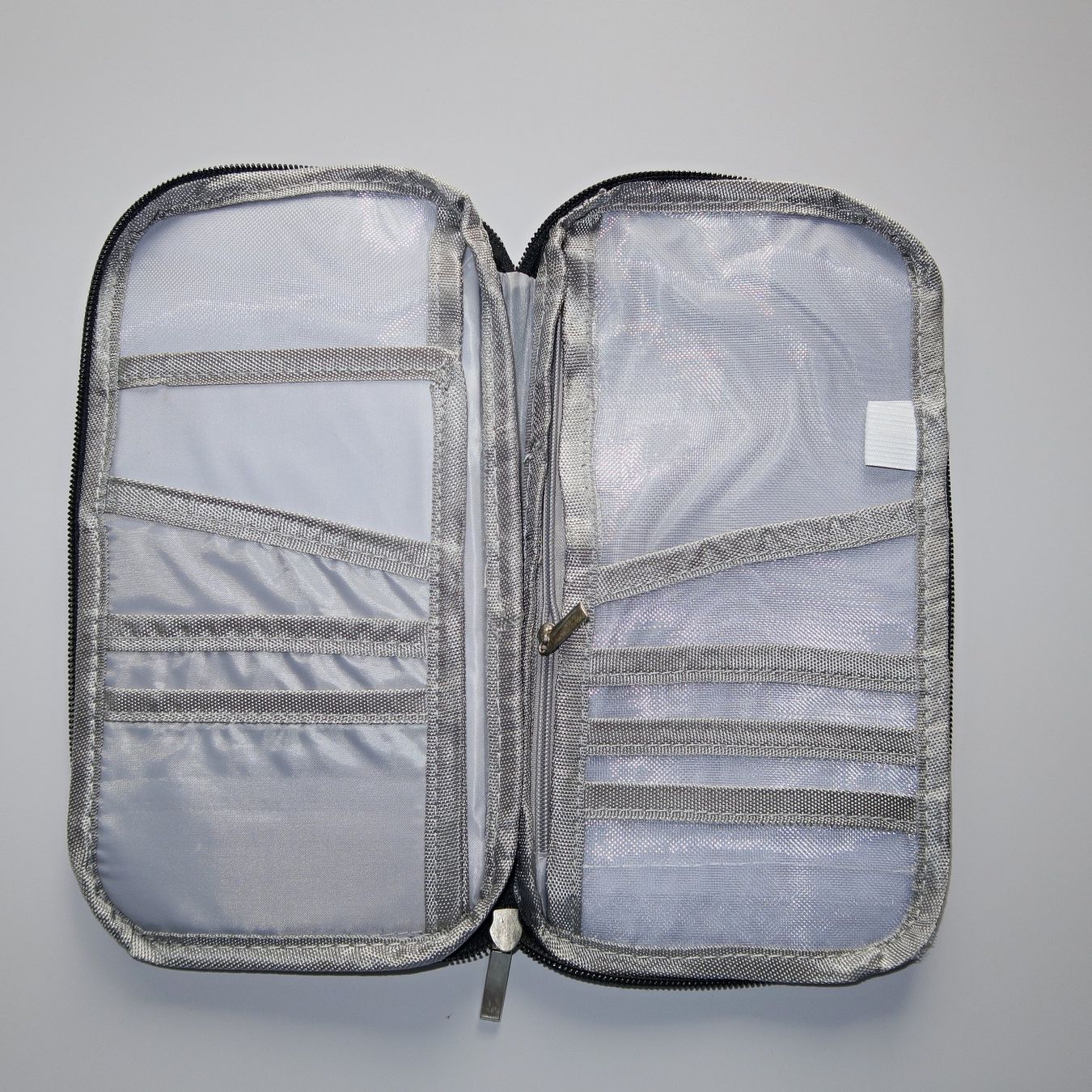 Brieftaschen: Reisegeldbörse – Neu und originalverpackt aus Hombrechtikon von Bluecoral