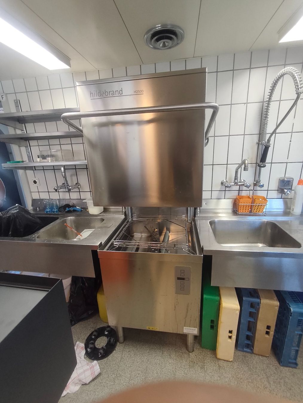 V-Zug Cucine complete: Gastroküche komplettangebot – Usato da Herisau venduto da dhu_ldk9 6