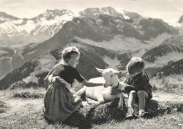St. Gallen – Kinder mit Zicklein in Alpenlandschaft G