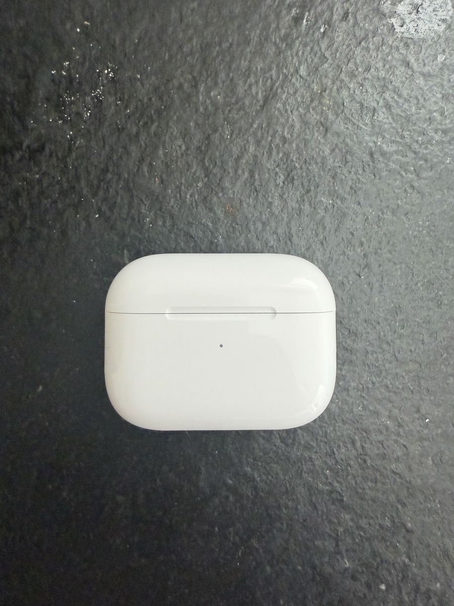 Apple Kopfhörer: AirPods Pro mit Ladecase weiss neuwertig – Neu (gemäss Beschreibung) aus Lyss von jan_fd29
