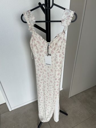 Bershka Maxikleid mit Blumenmuster Neu! XS S
