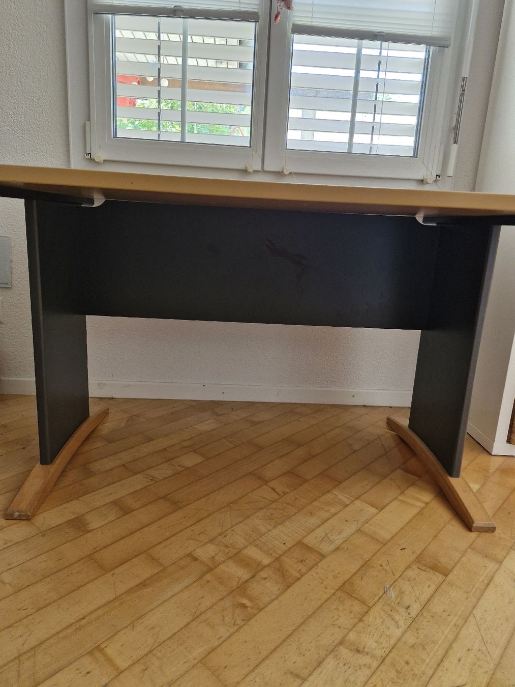 Schreibtische: Schreibtisch massiv – Gebraucht aus Schafisheim von metlaeufer 1