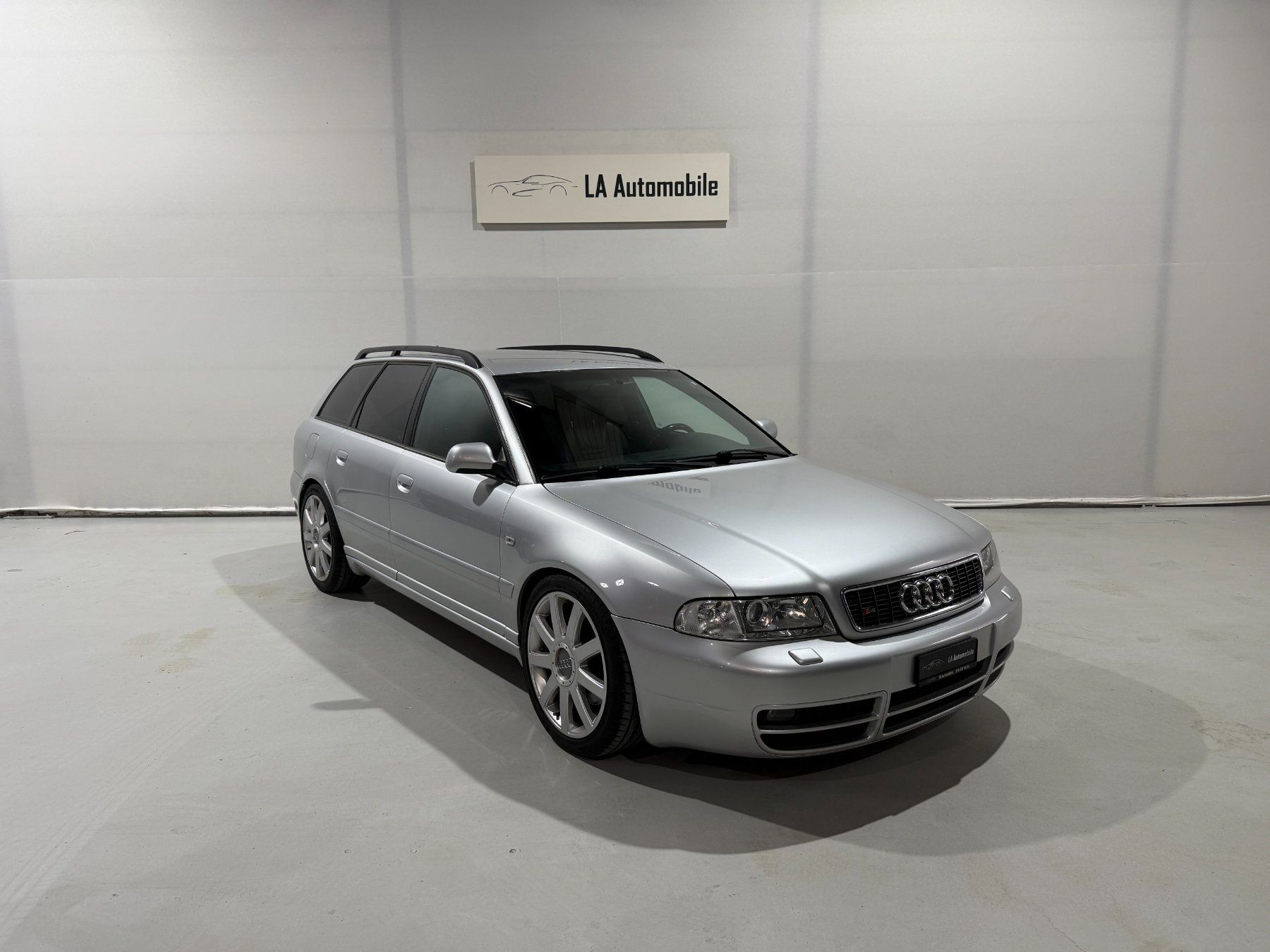 Audi Automobili: AUDI S4 Avant quattro – Usato da Widnau venduto da clique17 3