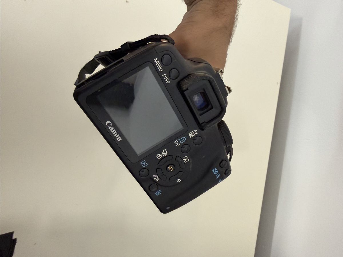 Canon Fotocamera: Canon EOS 1000D mit Objektiv gebraucht – Difettoso da Zürich venduto da Daveischda 2