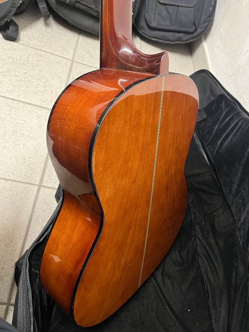 Hohner Strumenti musicali: Hohner HC06 Konzertgitarre – Usato da Zürich venduto da gal_98c9 4