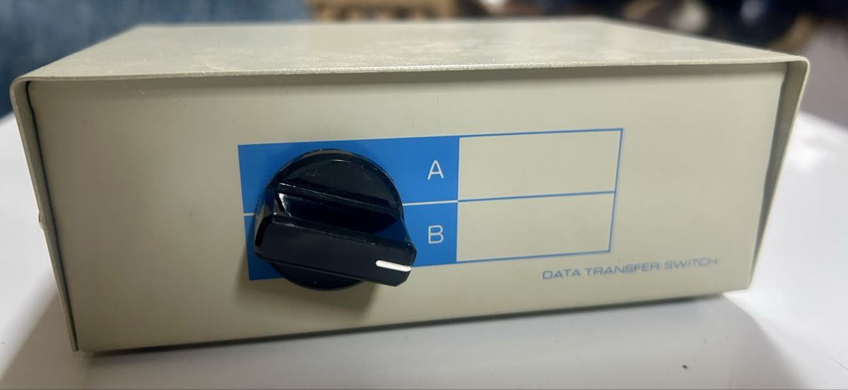 Alimentation électrique: [GUT & GÜNSTIG]: Data Transfer Switch inkl. 3 Kabel – D'occasion à Arni AG par CreaFlex