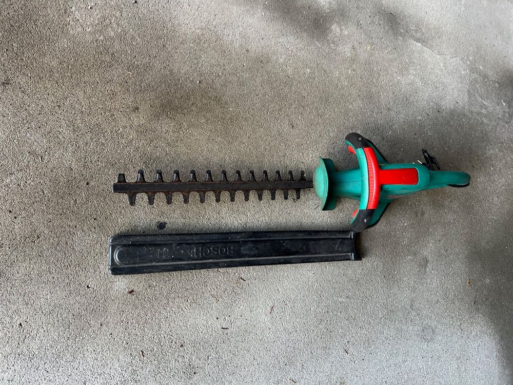 Heckenschere elektrisch BOSCH AHS 4024, 500W, 400mm Kaufen auf Ricardo