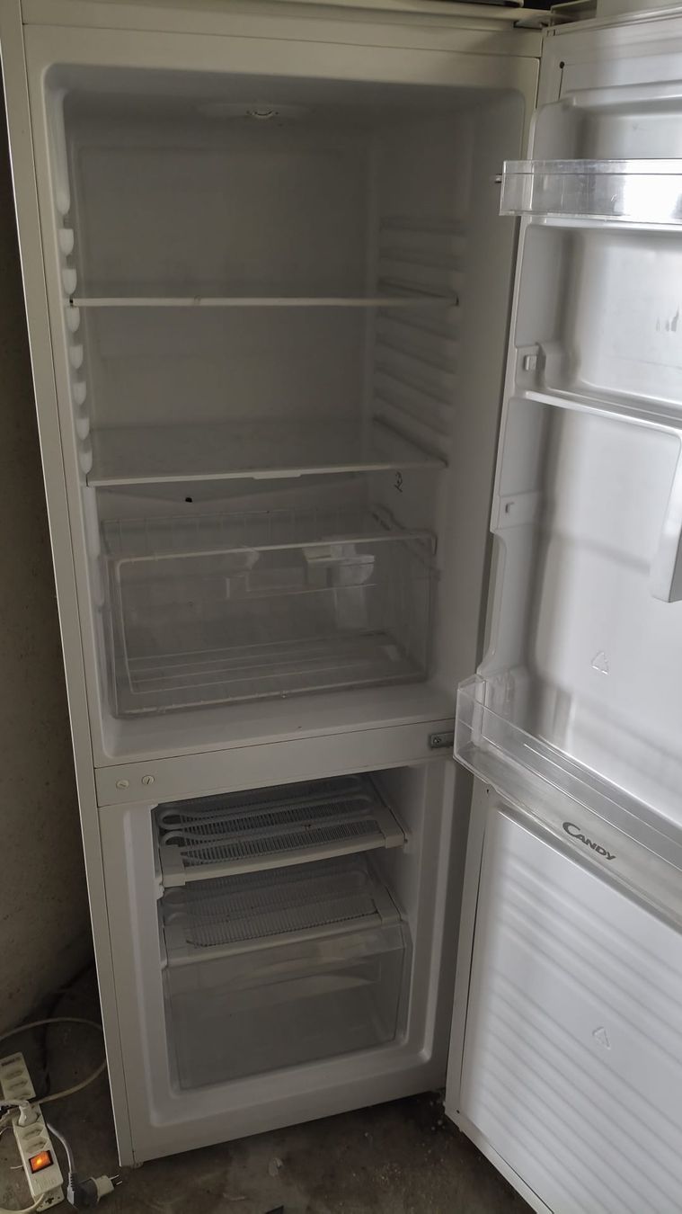 Kühlschrank:  Fridge + Freezer White Used Condition – Gebraucht aus Gsteigwiler von Marqui