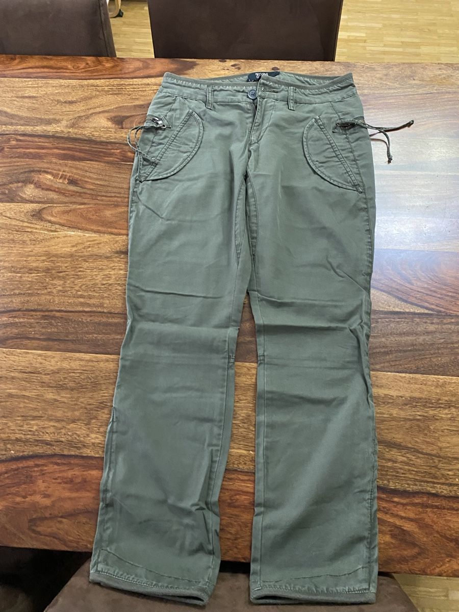 Diesel Hosen: Diesel Damenhose Gr. 28 – Gebraucht aus Zürich von Nutla