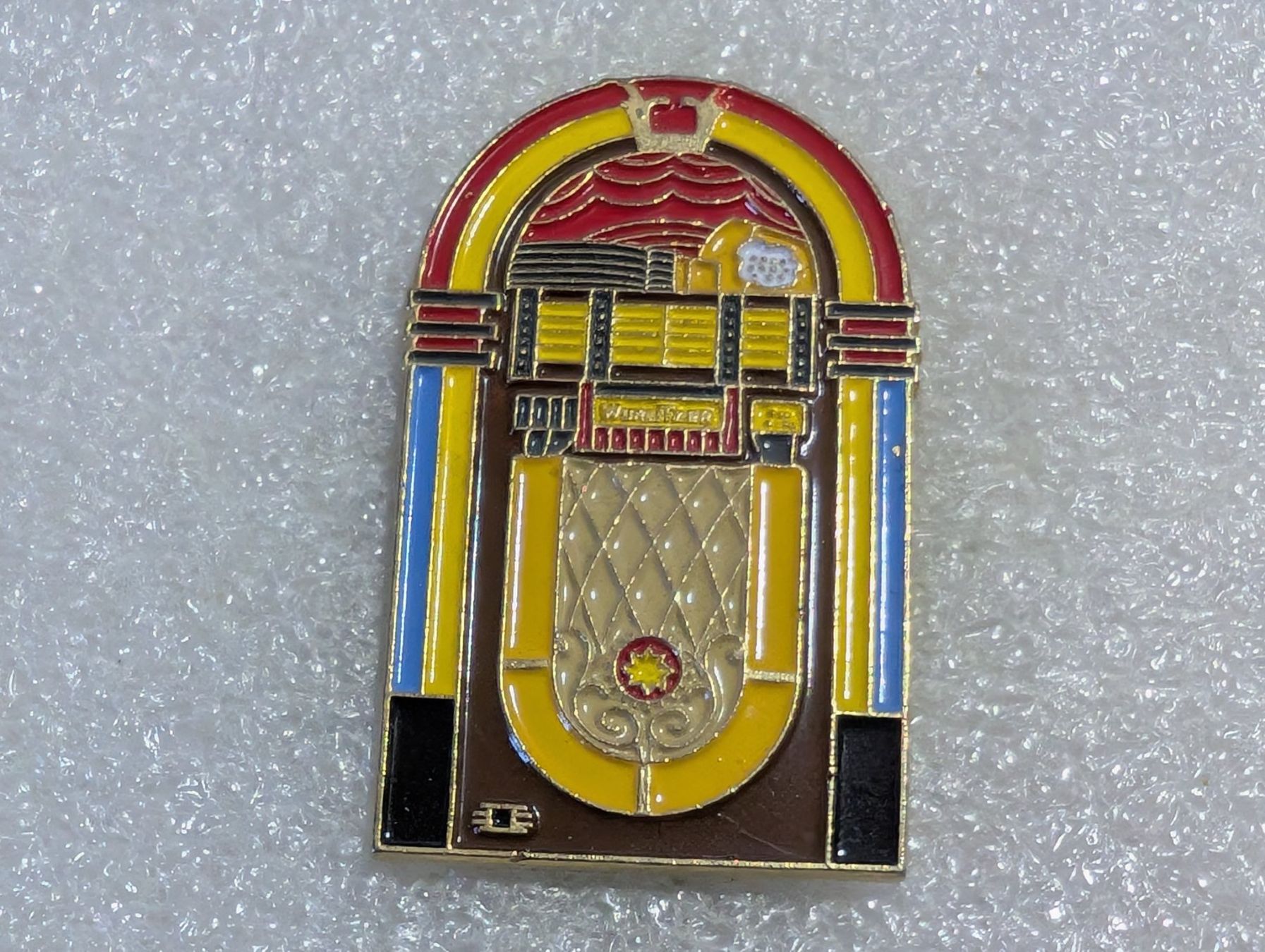 Placchette & Badge: Ansteckpin 191: Jukebox – Usato da Oppligen venduto da Pin-Fall-Shop