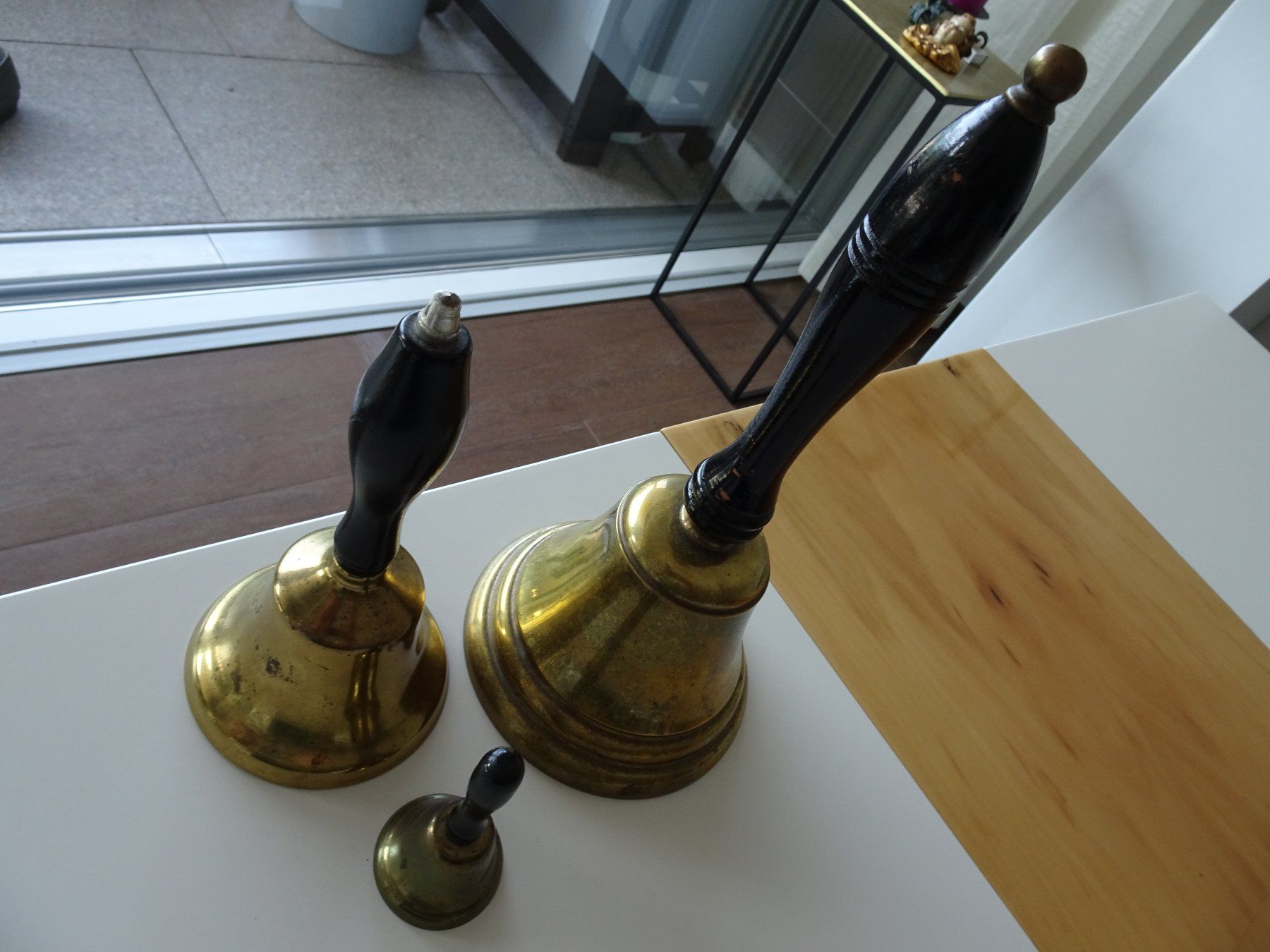 Campanacci mucche: 3 antike Messing Handglocken – Usato da Vitznau venduto da Mina60 6