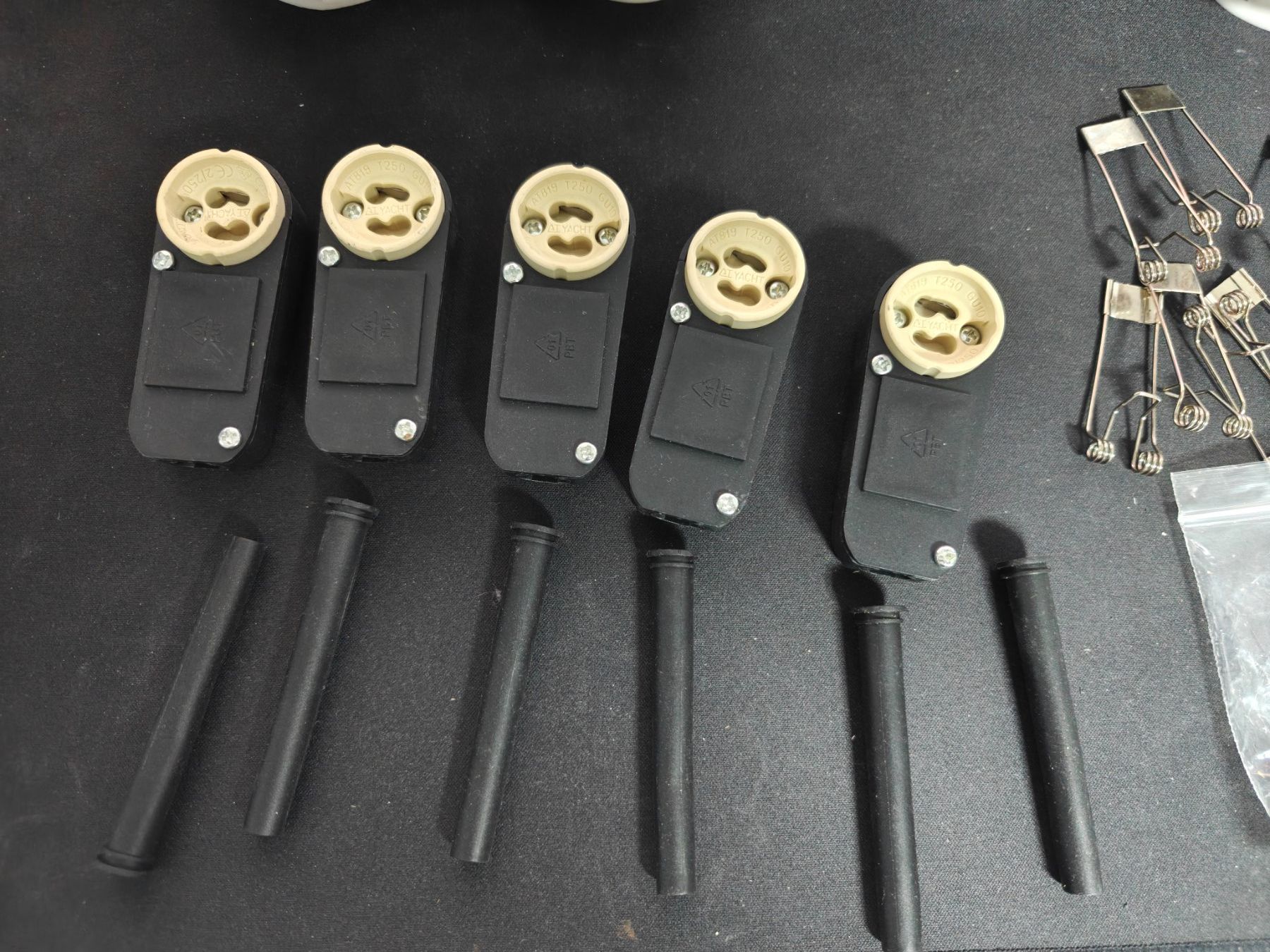 Kronleuchter & Deckenlampen: Lot 6 spots LED encastrés + 11 ampoules – Neu und originalverpackt aus Longirod von Mike_7773 4