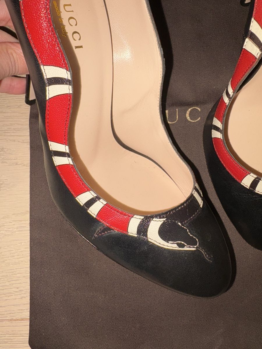 Gucci Scarpe da donna: GUCCI, Snake pumps, 36.5 – Usato da Pully venduto da Kika46 1