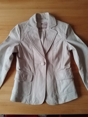 Tolle helle Echt-Leder Jacke schön geschnitten Grösse 38