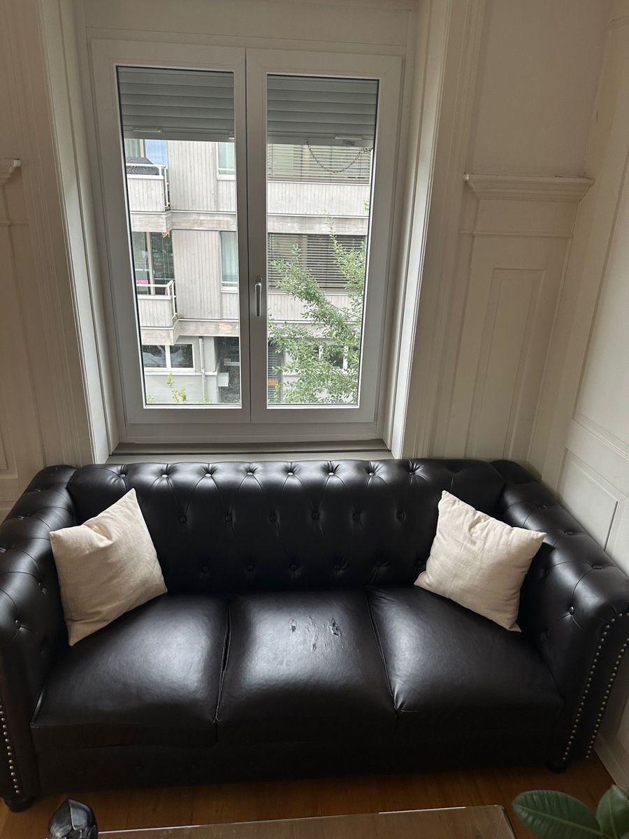 Sofas: Chesterfield Sofa - Kunstleder 3-Sitzer gebraucht – Gebraucht aus St. Gallen von cha_gk52 1