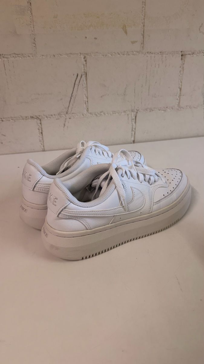 Nike Chaussures hommes: Nike Schuhe Grösse 41 – D'occasion à UNTERSIGGENTHAL par s_rzb8 1