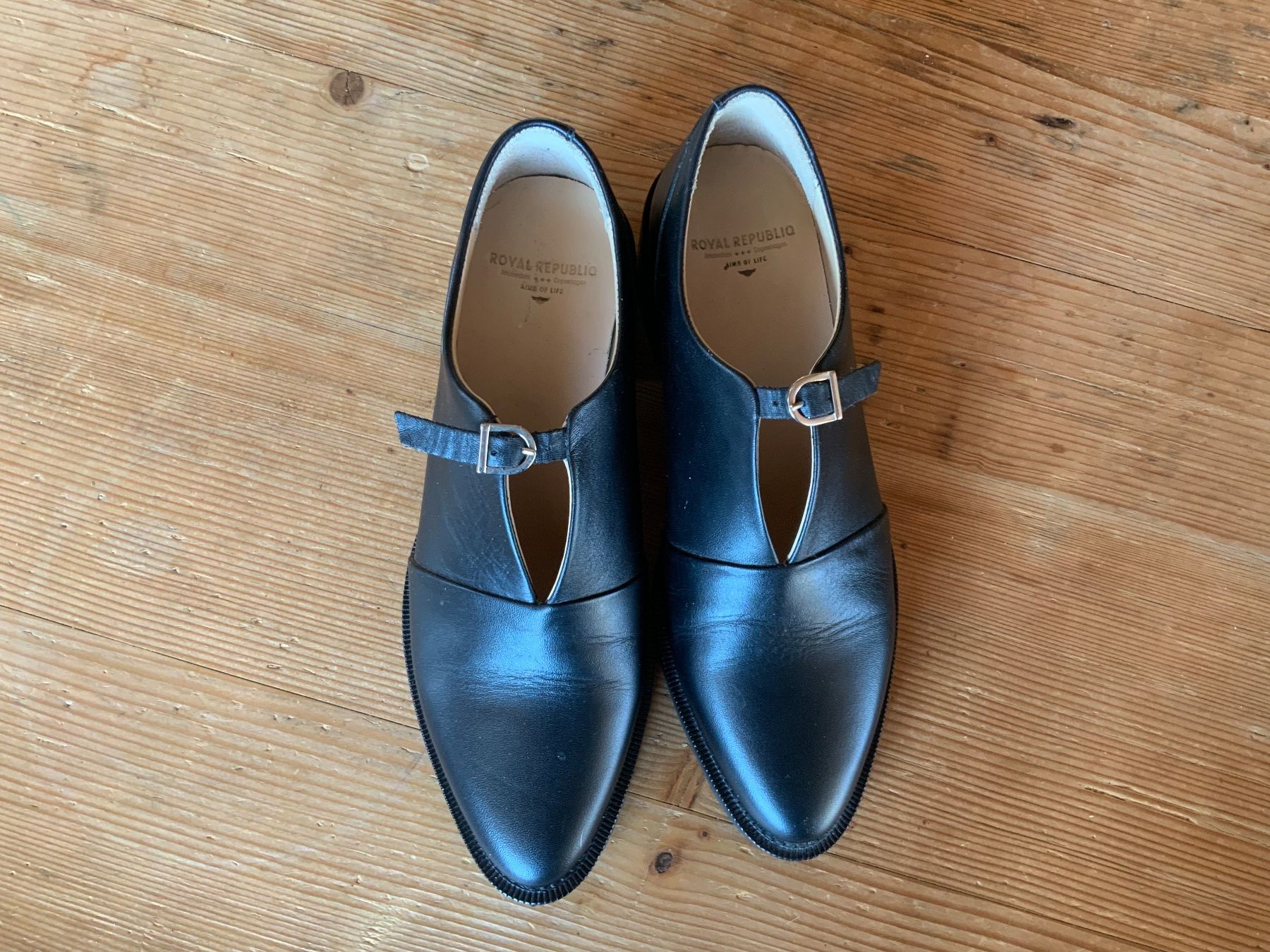 Scarpe da donna: Damen Schuhe Royal Republiq – Usato da Nesslau venduto da Giga257