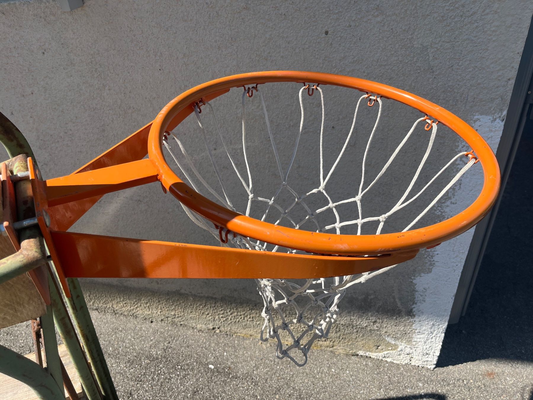 Canestri da basket: Basketballkorb mit Netz – Usato da Gontenschwil venduto da Schess 1