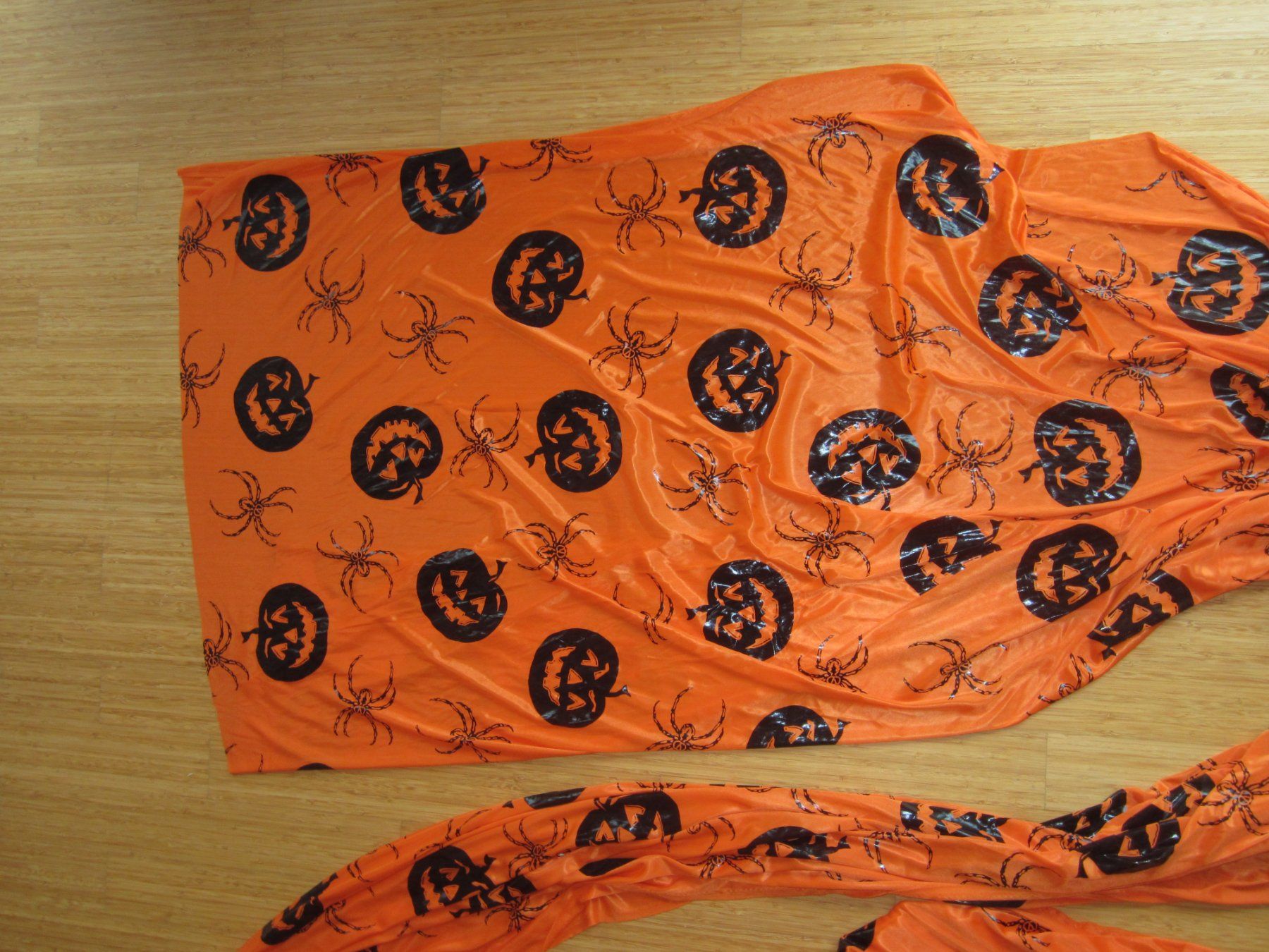 Tessuti: Halloween Stoff orange – Usato da Männedorf venduto da smarties870 2