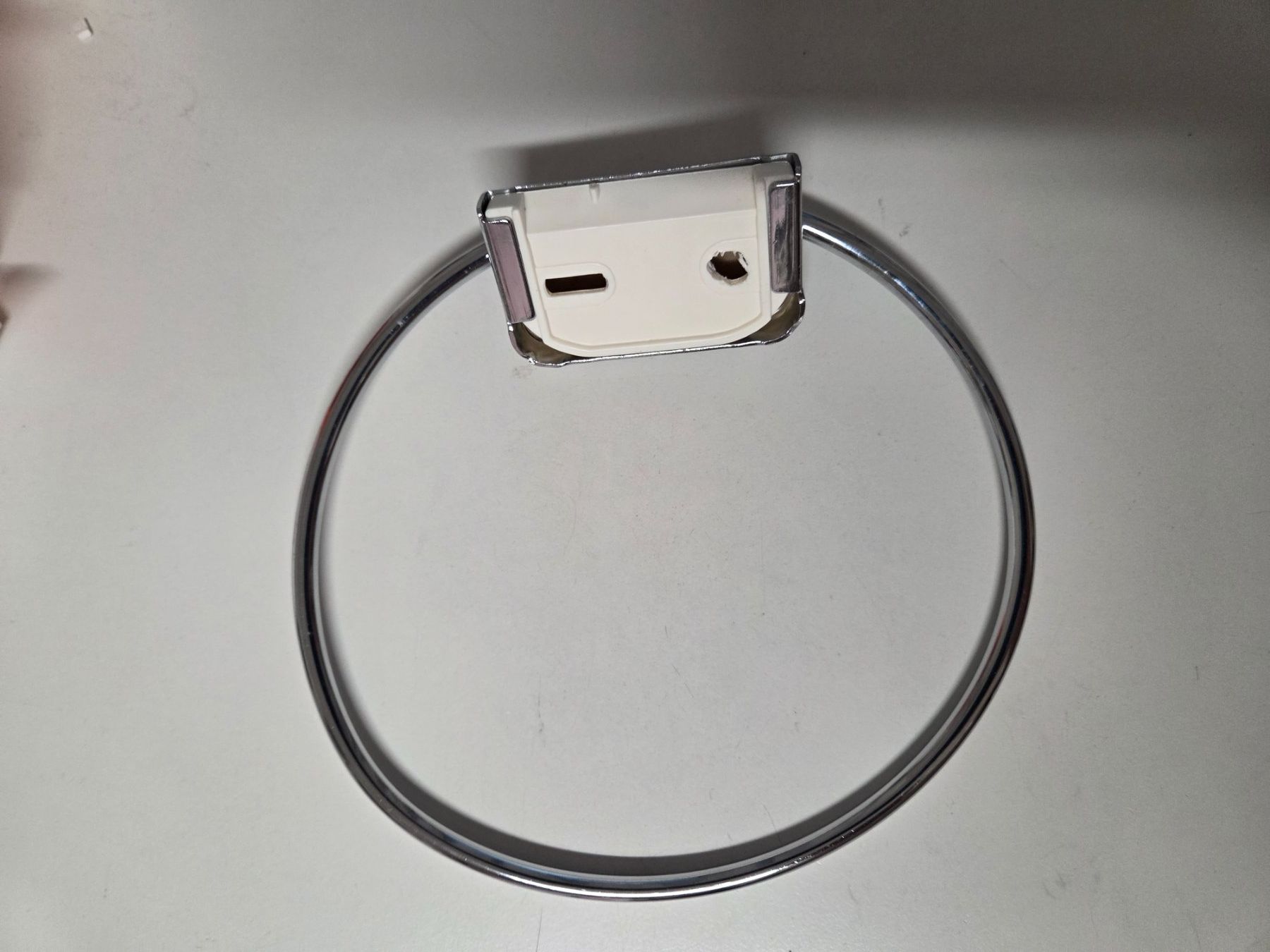 Portasciugamani: Handtuchring Chromt verkrümmt Handtuchhalter – Usato da Zürich venduto da eymen20 2