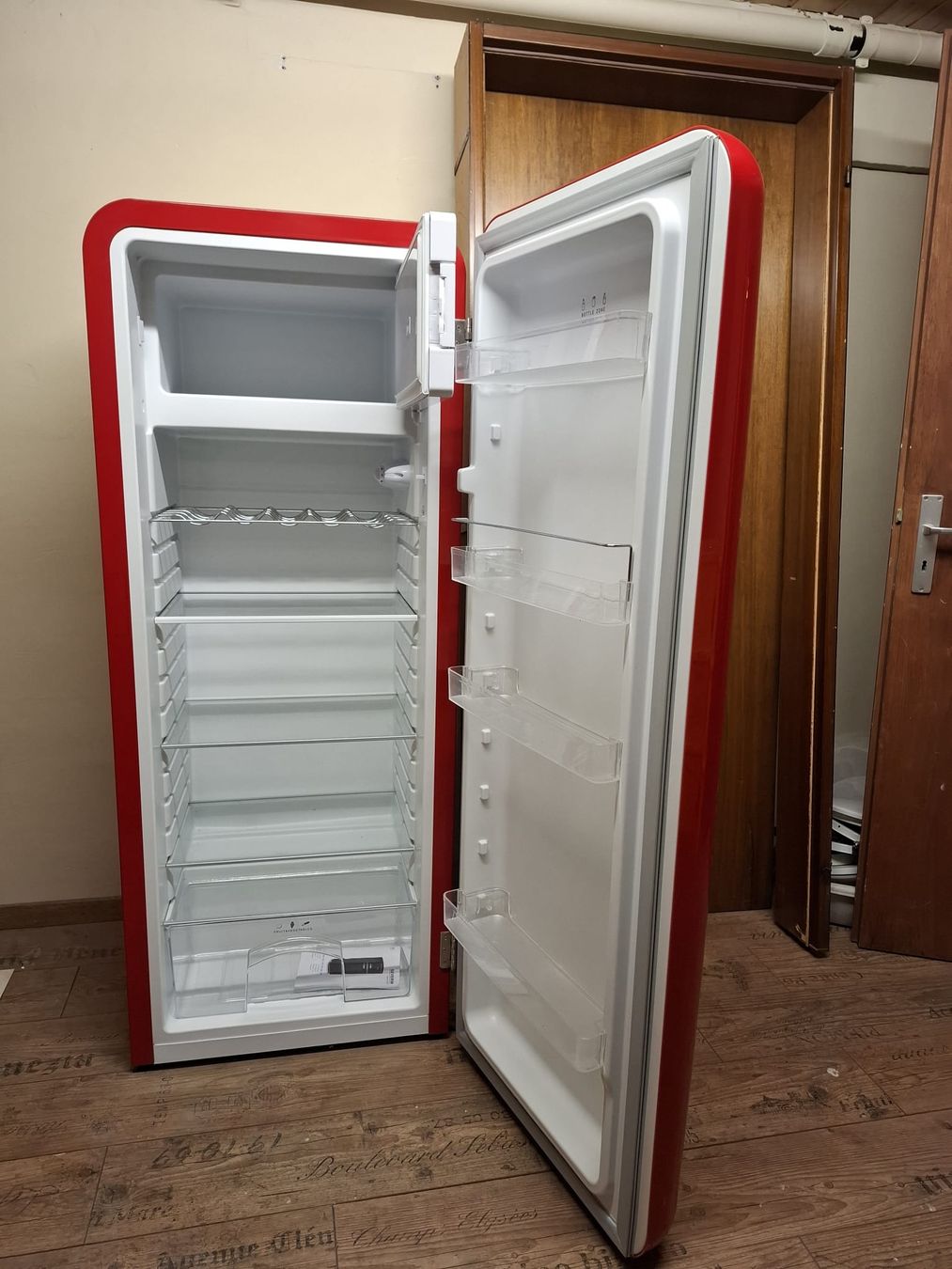 Trisa Frigoriferi: Trisa Kühlschrank rot – Usato da Brig venduto da RaZu39 1