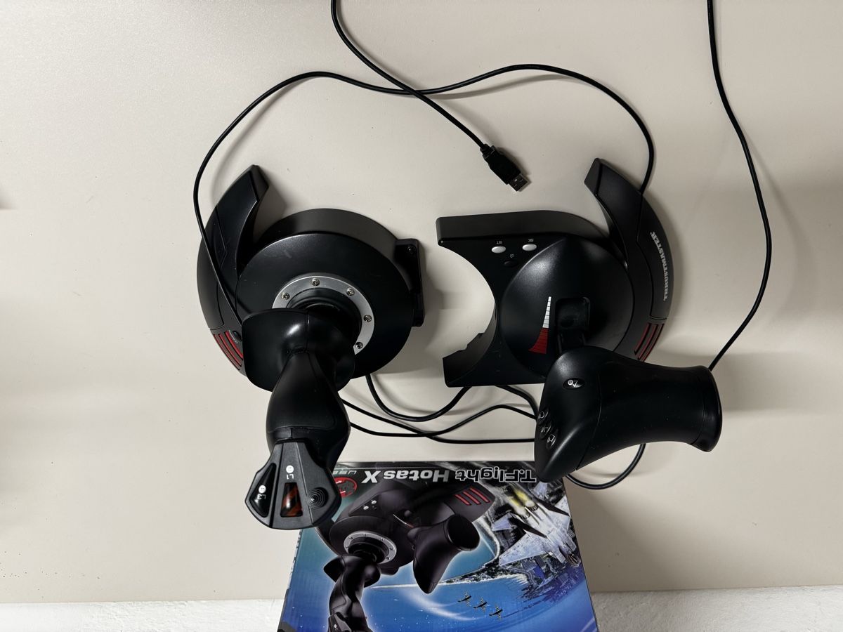 Thrustmaster Manettes: Thrustmaster T.Flight Hotas X Joystick für PC & PS3 – D'occasion à Zürich par Nobs1 3