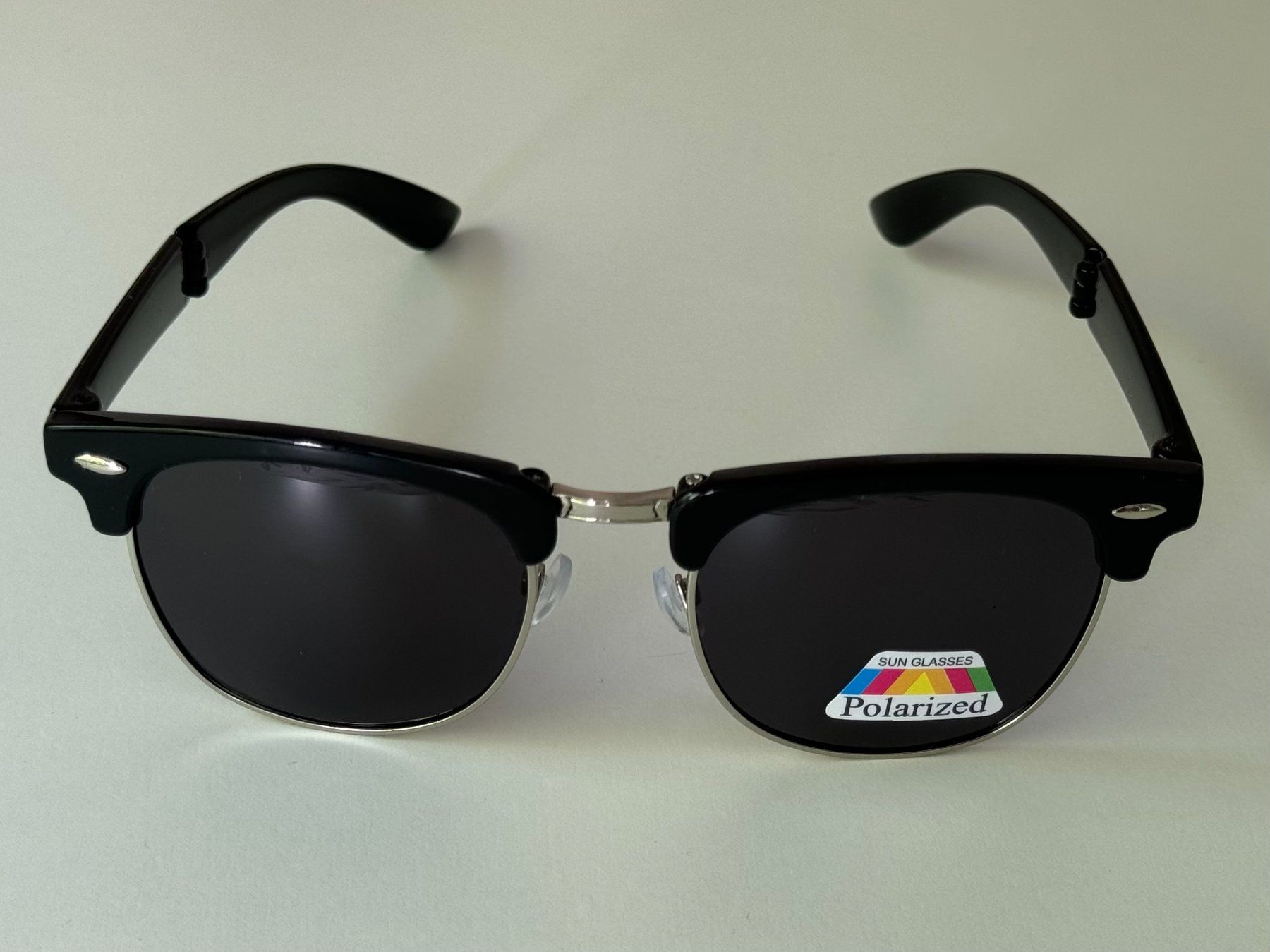 Occhiali & Lenti: Lunettes de soleil noires polarisées pliables compact – Usato da Genève venduto da Reveur 2
