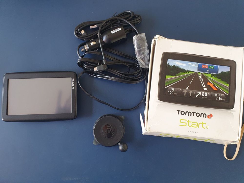 TOMTOM Start 25 Navigation mit allen Kabeln und Halterung | Kaufen auf ...