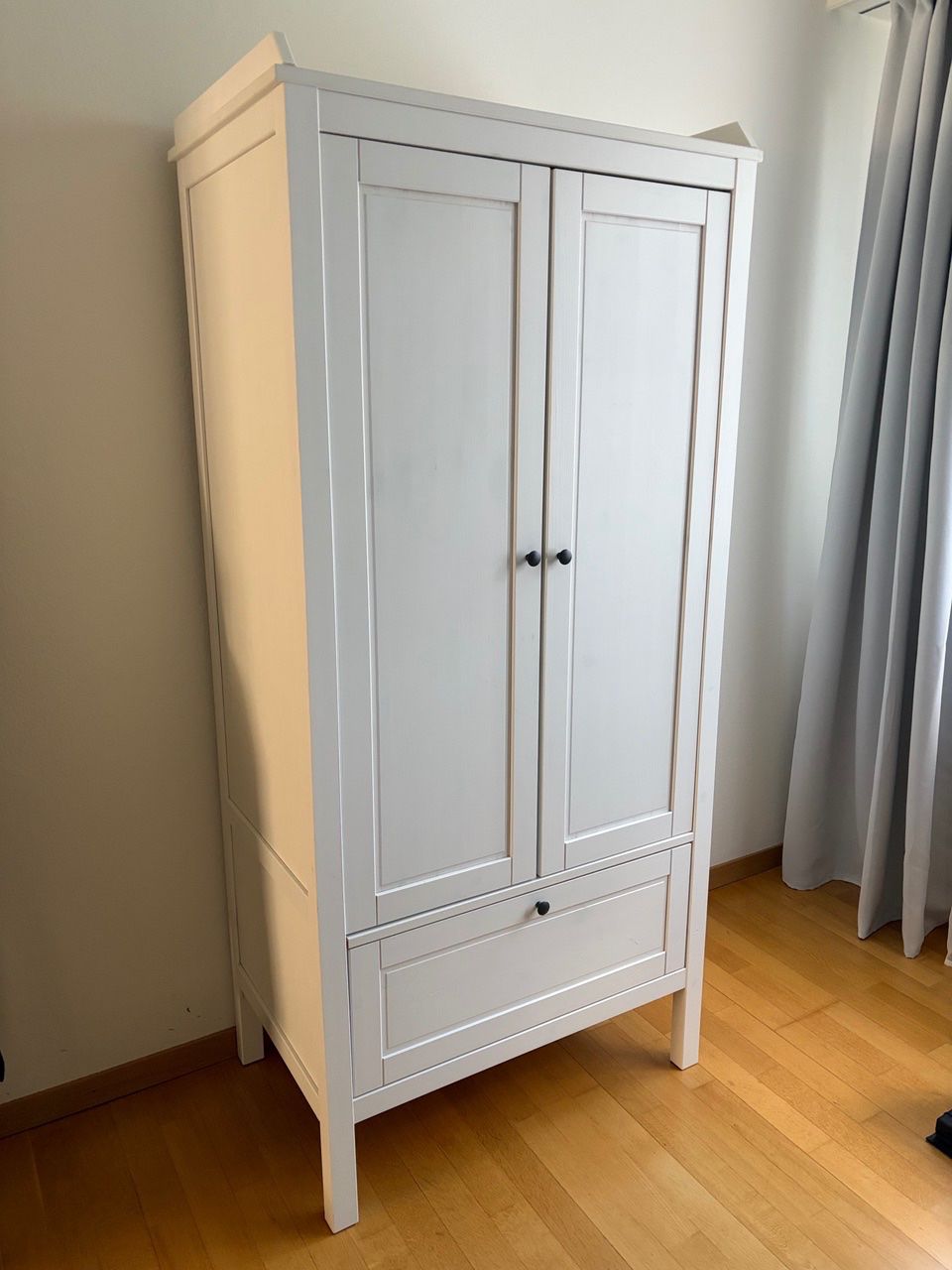 Ikea Armadi: Kleiderschrank Ikea Sundvik, weiss – Usato da Winterthur venduto da Skuenzle