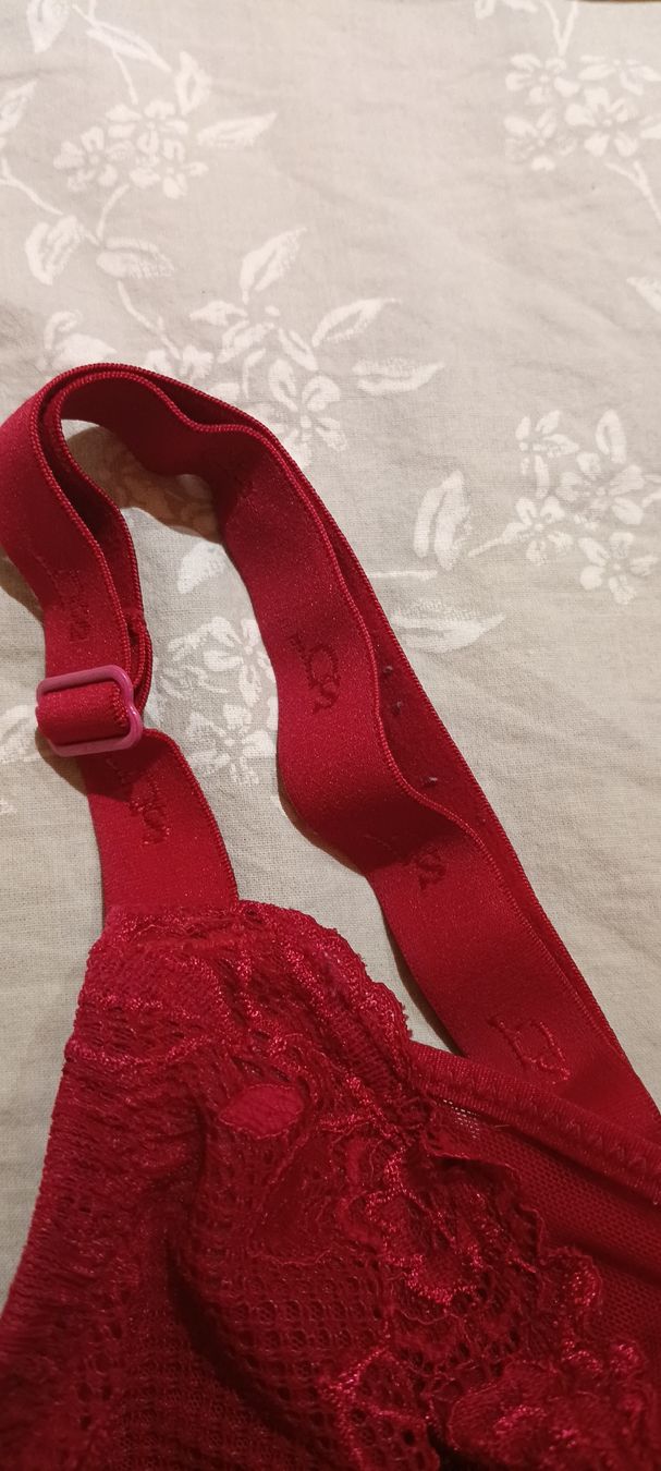 Altra biancheria intima: Britney Spears Pure Red Lace Bra 70H  – Nuovo (secondo la descrizione) da Zürich venduto da cat_9cvz 2