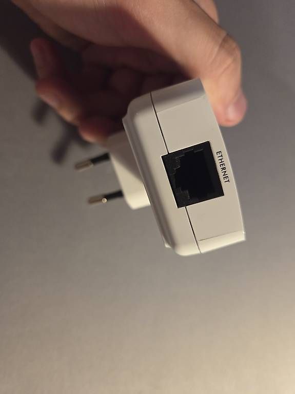 Zyxel Laufwerke & Adapter: ZyXel PLA4201 Stromnetz-Ethernet Powerline Adapter – Gebraucht aus Illnau von Spartan226 1