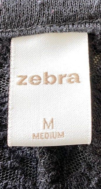 Zebra Pullover & Sweatshirts: Schwarzes Zebra Shirt Gr. M mit Spitzenärmeln – Gebraucht aus Ergisch von July64 2