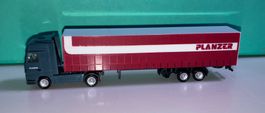 LKW Zugmaschine Planzer Top Zustand