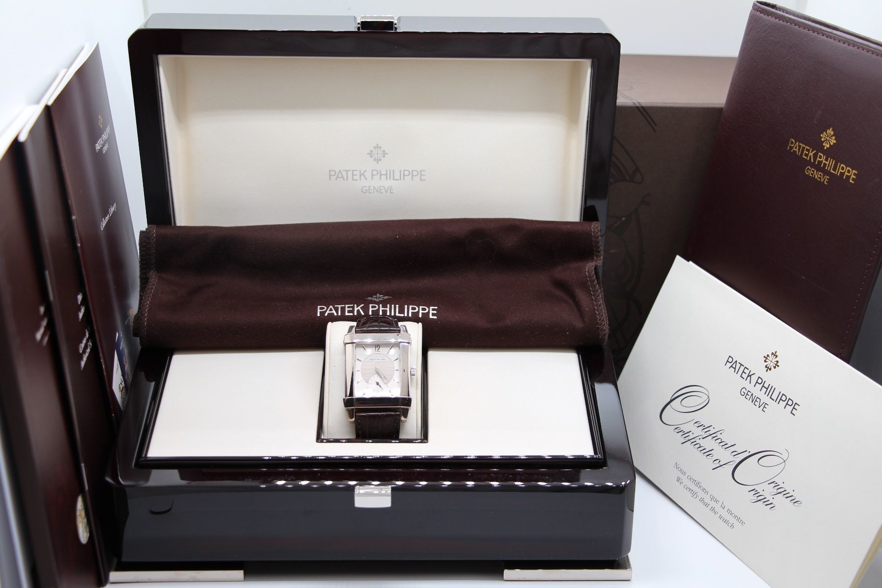 Patek Philippe Orologi: Patek Philippe Gondolo Weissgold Ref. 5111G, Full-Set 1.HAND – Usato da Zug venduto da eMDi_Collection 6