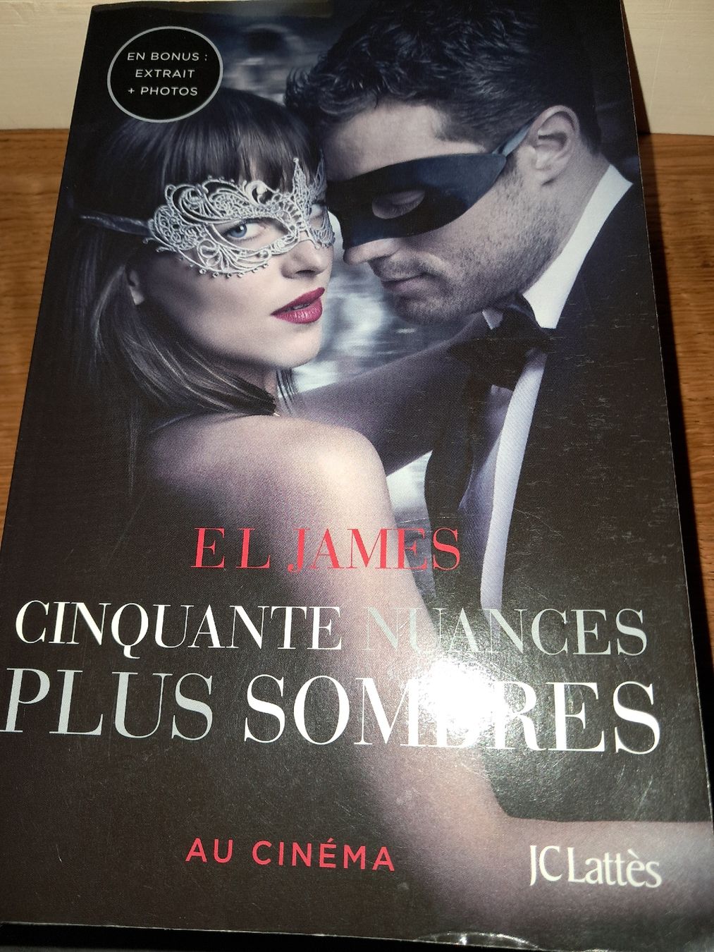 Libri: La trilogie Fifty Shades E L James – Usato da Le locle venduto da juliensaran 7