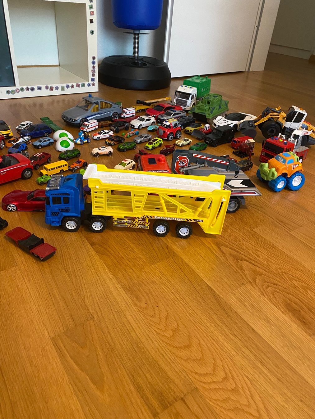 Giocattoli: Autos zum spiele – Usato da Winterthur venduto da Baby117 3